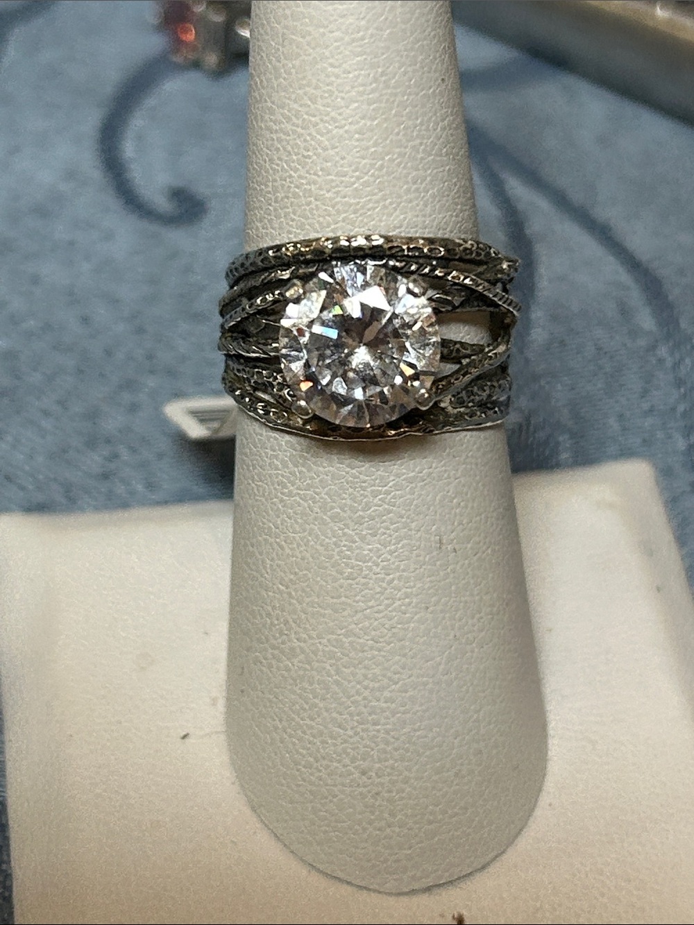 523977 925faceted Chrystal/cz center